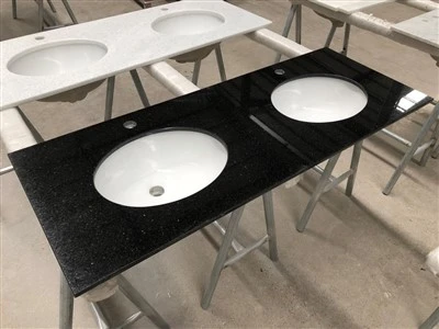 Comptoir en granit foncé