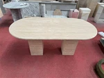 Table de salle à manger ovale en travertin